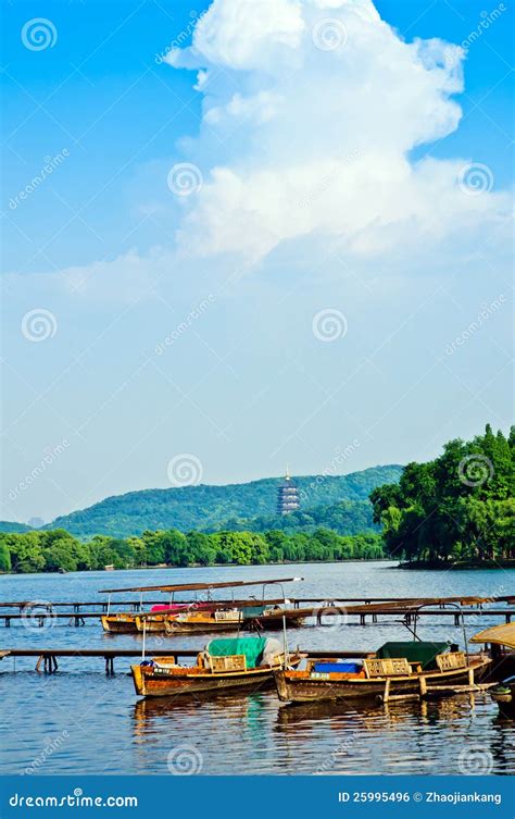 The scenery of Hangzhou stock photo. Image of monuments - 25995496