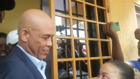 Flash Ansyen Prezidan Michel Martelly Byen Move Sot Reponn Kesyon