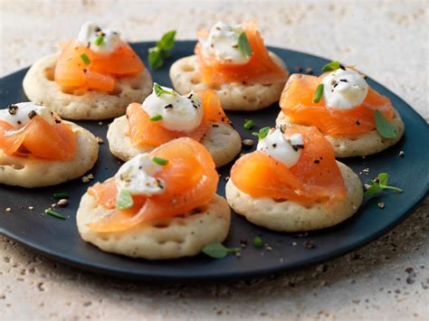 Blinis Au Saumon Fumé Et Vinaigrette Au Miel Recette De Blinis Au