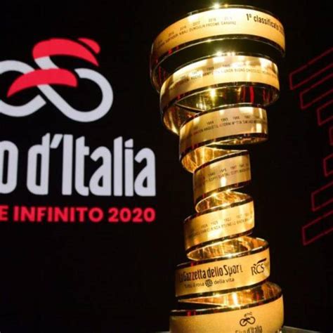 Giro De Italia Conoce La Historia Del Trofeo Senza Fine