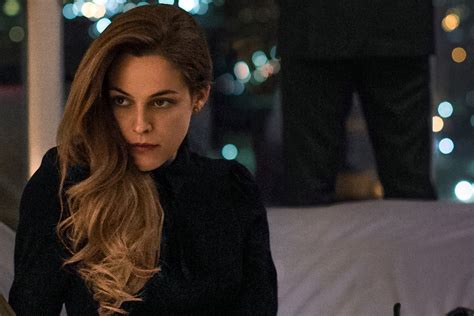 The Girlfriend Experiences Riley Keough On Sex With No Emotional Connection Parade