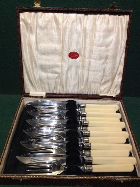 Vintage Cased Set Of Fish Knives And Forks Cw Fletcher Sons Sheffield