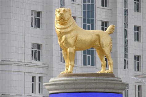 Turkmenistans President Unveils 50ft Giant Statue Of His Favourite Dog