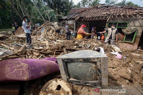 Banjir Bandang Terjang Cigudeg Bogor Antara News