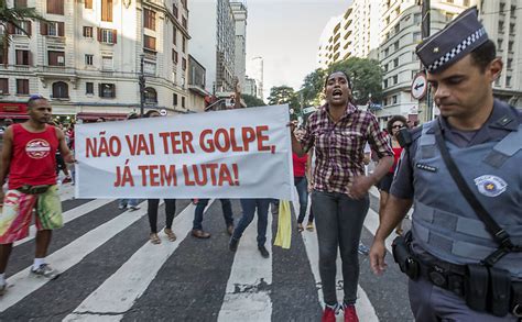 Manifestantes fazem atos pró Dilma em São Paulo e Bahia 15 04 2016