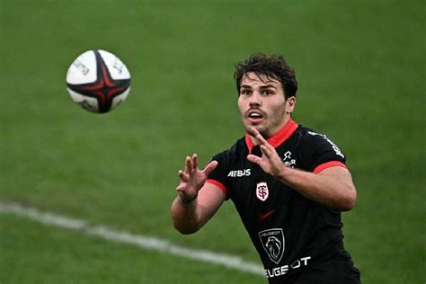 Antoine Dupont sur la liste pour préparer les Jeux Olympiques en rugby