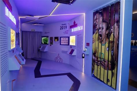 Museu do Futebol inaugura exposição Rainhas de Copas TrendsCHK