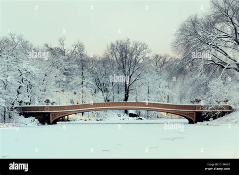 Bow Bridge in Central Park winter in midtown Manhattan New York City ...