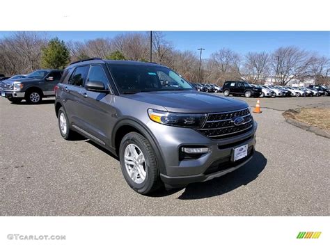 Carbonized Gray Metallic Ford Explorer Xlt Wd Photo