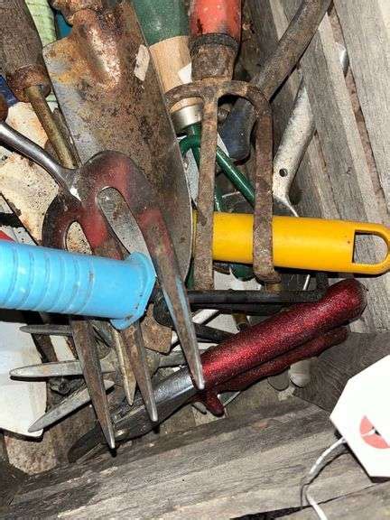 Wooden Crate Of Assorted Garden Handtools Baer Auctioneers Realty Llc