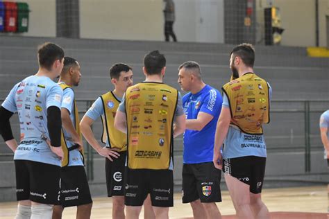 Blumenau Futsal Enfrenta Jec Krona Fora De Casa