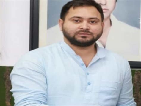 Cbi Questions Tejashwi Yadav S Close Aide In Land For Jobs Scam