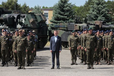 Armia zamawia milion pocisków artyleryjskich To najważniejsza umowa