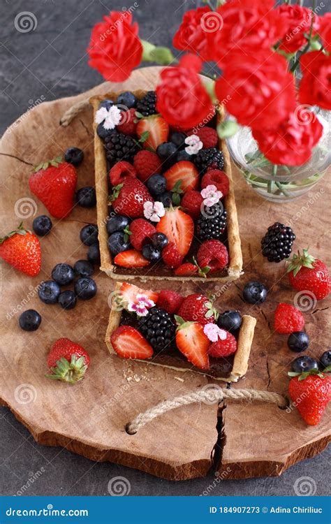 Tarte De Fruta De Baga Bonita E Colorida Imagem De Stock Imagem De