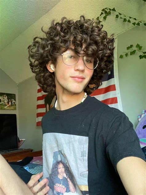 Curly Haired Twink R Gaybrosgonemild