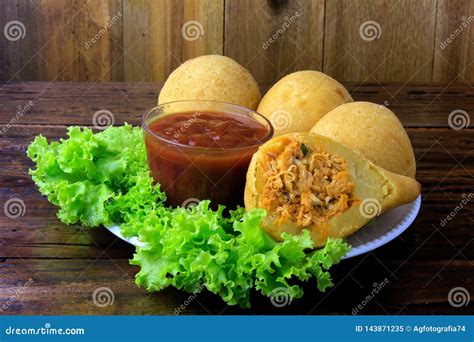 Coxinha En El Plato Bocados Brasile Os Tradicionales De La Cocina