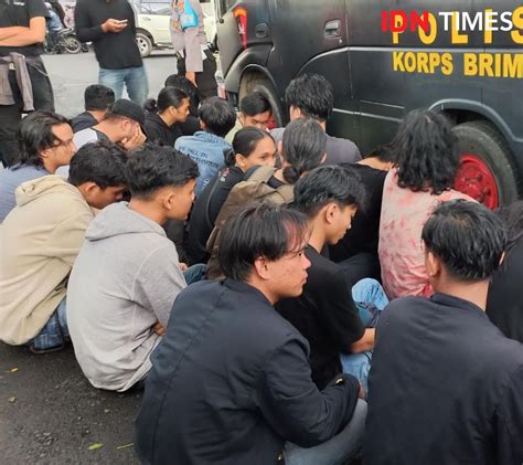 Demo Mahasiswa Tolak UU Cipta Kerja Di Lampung Ricuh Dan Lem