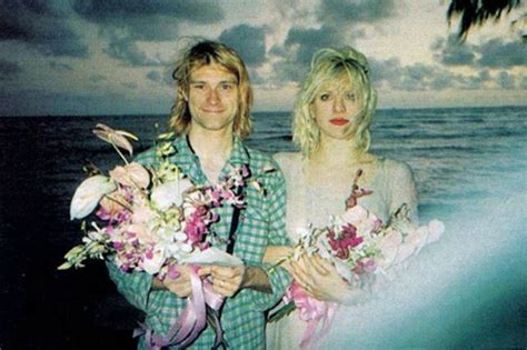 Rare Photos From Kurt Cobain And Courtney Love S Modest Wedding 7 Pics