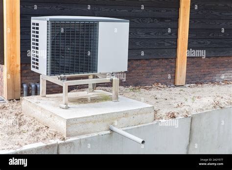 Outside Air Conditioner Hi Res Stock Photography And Images Alamy