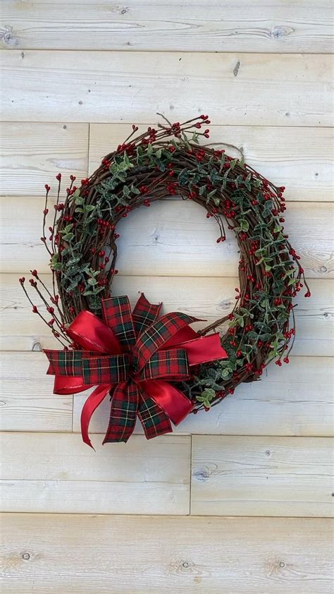 How To Hang A Christmas Wreath Easy Methods Artofit