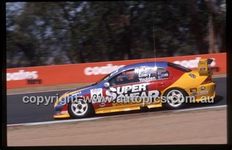 Bathurst 1000 2002 Photographer Marshall Cass Code 02 B02 023