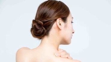 Shoulder acne: Causes and home remedies – ThiraiSorgam