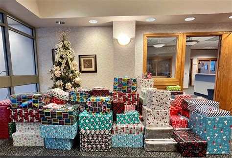 Employees purchase gifts for 39 families - MDU Resources Group Inc.