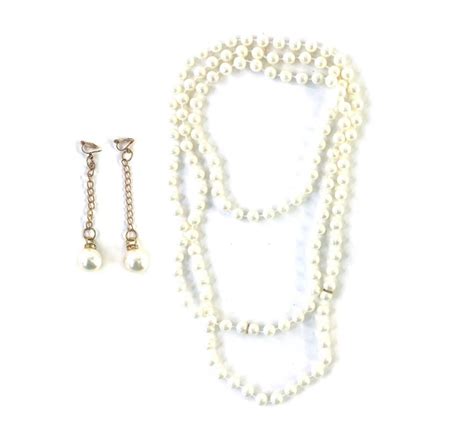 Kit Blanc Années 1920 Collier de Perles et Boucles d Oreilles