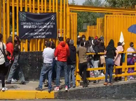 Encapuchados Toman Planteles Del CCH UNAM IMAGEN RADIO