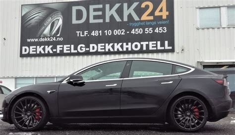 20 TESLA MODEL Y VINTERHJUL INKL ORIGINALE TPMS NÅ PÅ LAGER FINN