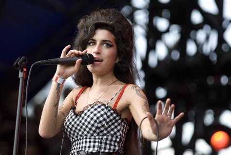 La Historia Sobre La Turbulenta Etapa De Vida Que Inspiró Rehab De Amy Winehouse