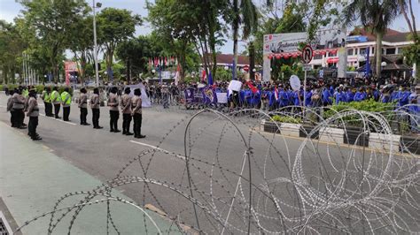 Ratusan Mahasiswa Dan Nelayan Balikpapan Gelar Aksi Demo Tolak Undang