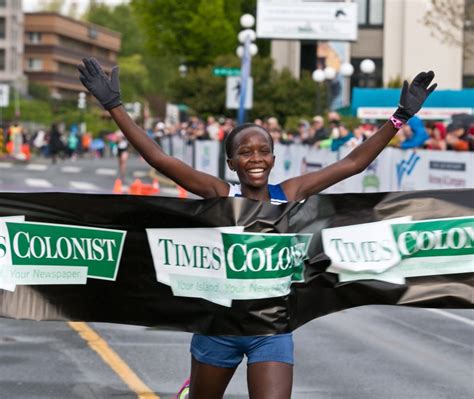 Kip Kangogo Makes It A Three Peat In Times Colonist 10k Run Victoria