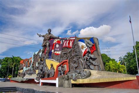 Bonifacio Monument En Manila Fotografía editorial Imagen de historia