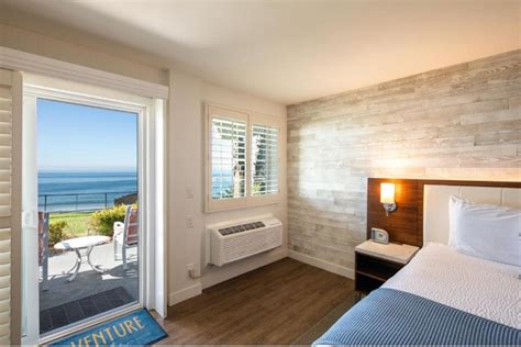 11 Beachfront Hotels in Pismo Beach with Ocean Views