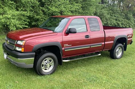 9k Mile 2005 Chevrolet Silverado 2500HD Extended Cab Duramax 4x4 For