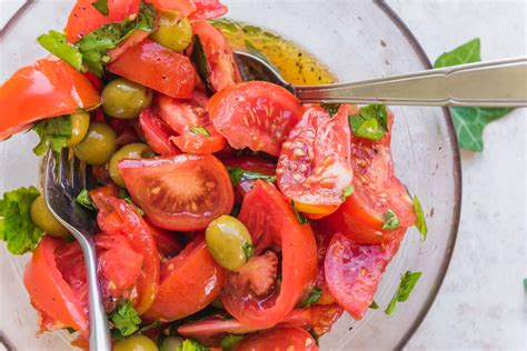 Salade de tomates au pastis Une entrée simple et rapide