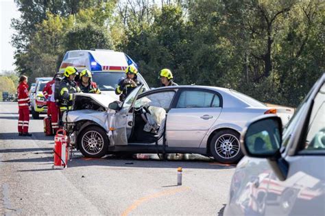 F Nf Personen Bei Unfall Auf Der B In Traun Teils Schwer Verletzt