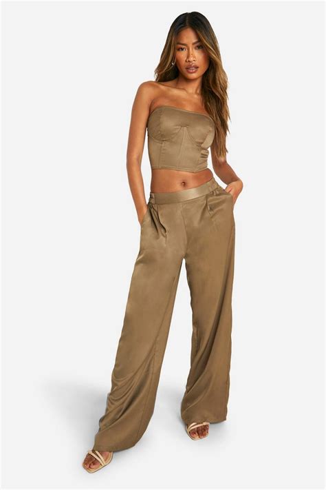 Structured Cropped Bandeau And High Waisted Pleated Wide Leg Trouser