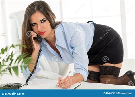 Secrétaire sexy Phoning photo stock Image du bureau 49409646