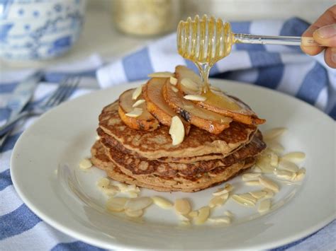 Pancakes esponjosos de pera o manzana tú decides Gastroglam