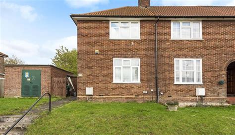 2 Bedroom House For Sale In Downham Way Bromley Br1 Under Offer Kfh