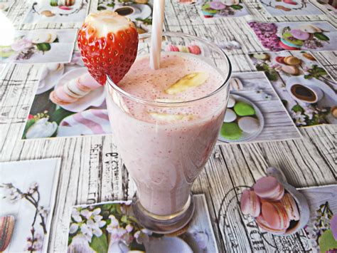 SMOOTHIE DE FRESA Y PLÁTANO Helados Fáciles