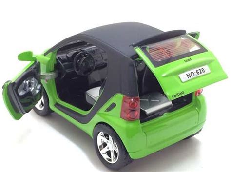 Kids 132 Scale Diecast Mercedes Benz Smart Fortwo Toy Nb1t608