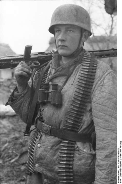 Photo German Paratrooper With Mg 42 Heavy Machine Gun Monte Cassino