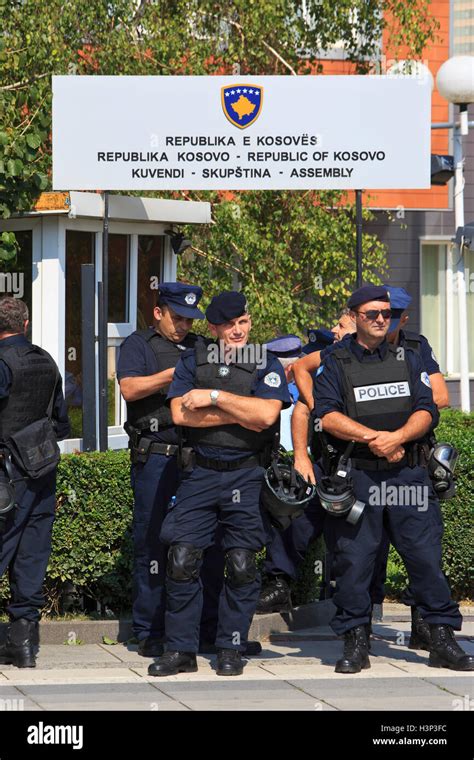 Kosovo police officers from the Regional Operational Support Unit (ROSU ...