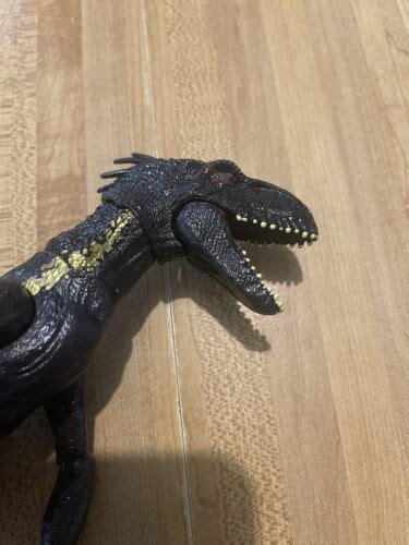 Jurassic World Indoraptor Mattel 16 Action Figure Black Gold Dinosaur Posable 4665435317