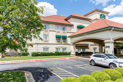 La Quinta Inn & Suites by Wyndham Bentonville | Bentonville, AR Hotels