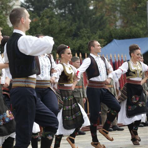 DA LI ZNATE ODAKLE POTIČE VAŠE PREZIME Nastanak se vezuje za poznate