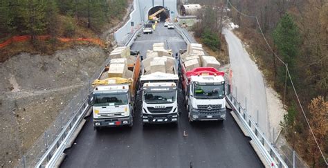 Contessa Eseguite Prove Di Carico Con 6 Camion Per Collaudo Viadotto